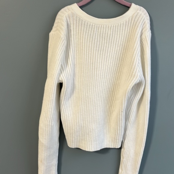 Hollister Buttoned Cardigan - Picture 2 of 2